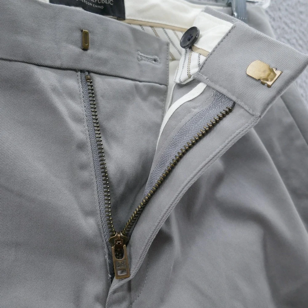 Banana Republic movement chino